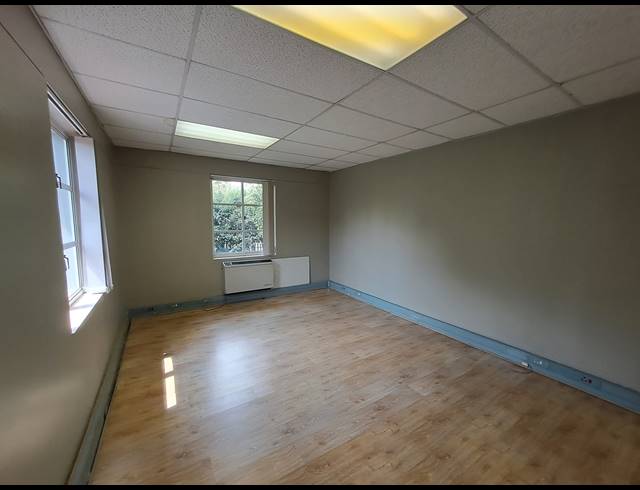 218M² OFFICE TO LET IN HYDE PARK